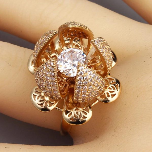 Blossom 360° Rotating Flower Ring