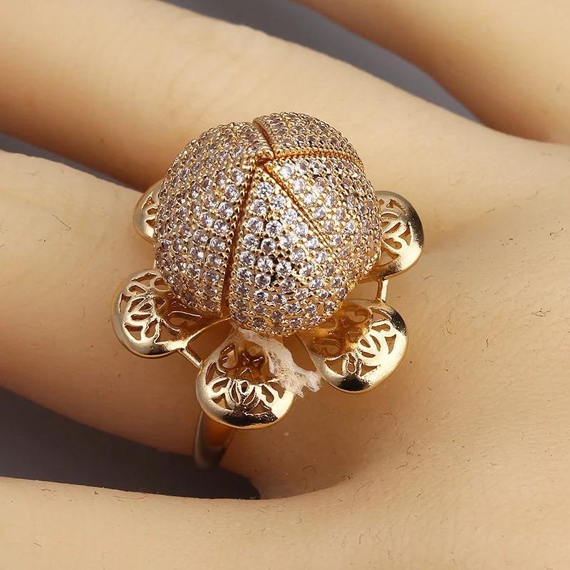 Blossom 360° Rotating Flower Ring